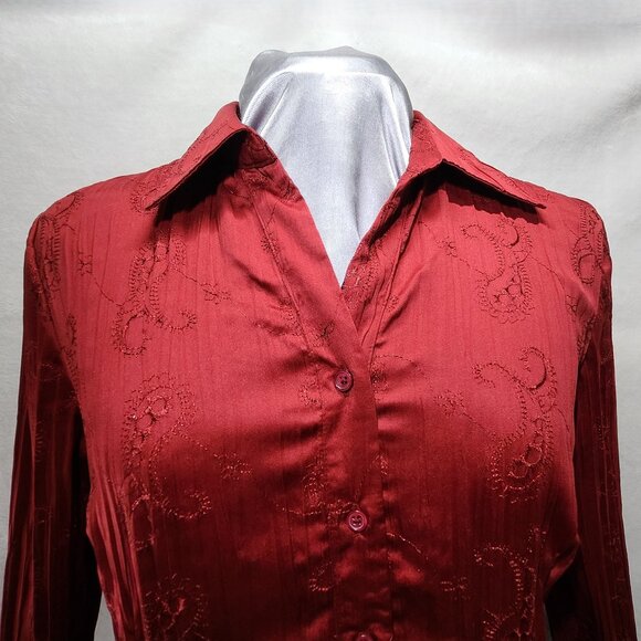 Red Crinkled  Paisley Blouse - Picture 3 of 10